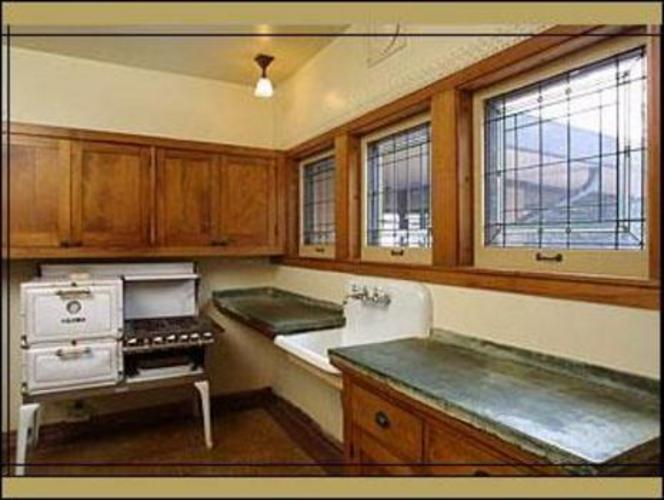 1920s American kitchen from an advert