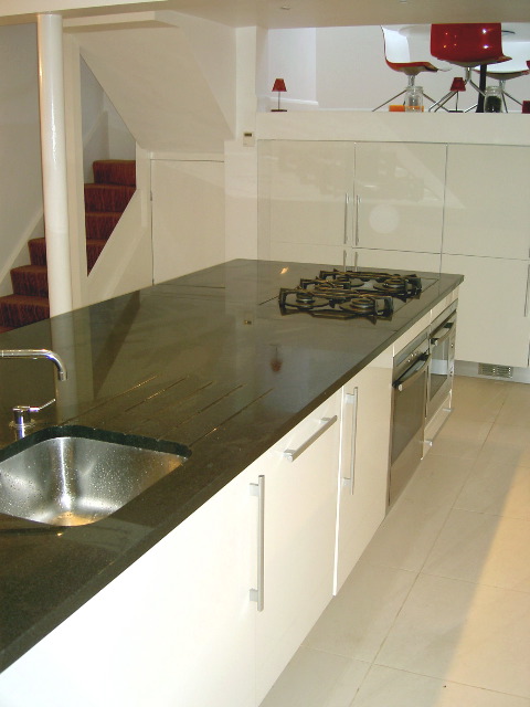 gloss white lacquer designer fitted kitchen units & island