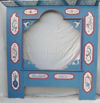 Side of Norwegian Scandinavian C18th style painted 'Rosemalling' built-in bed furniture