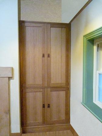 CFA Voysey Arts & Crafts Movement style Oak built in 2 door wardrobe