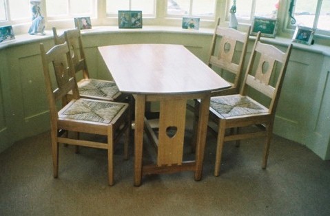 CFA Voysey Arts & Crafts Movement Oak dining table & dining chairs furniture