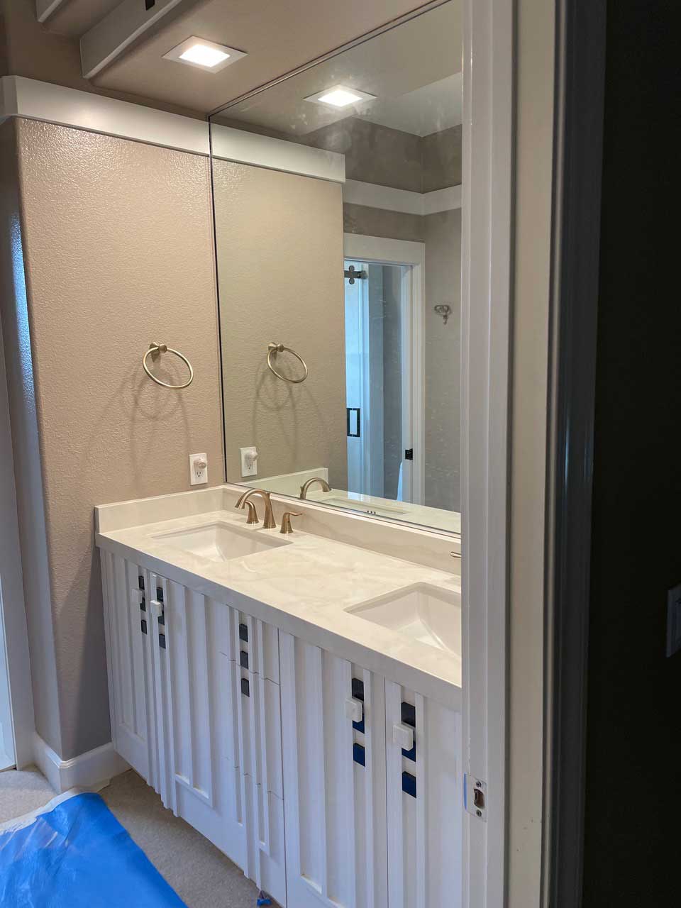 new Charles Rennie CR Mackintosh style white painted 4 door 3 drawer vanity unit