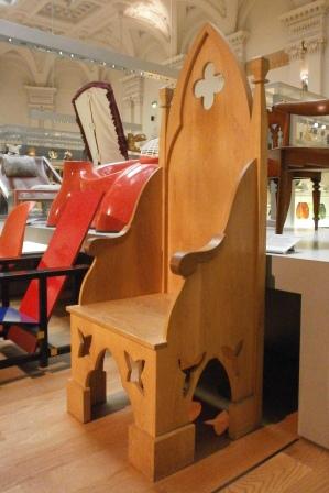 Gothic Oak throne chair seat furniture in Machester City Art Gallery