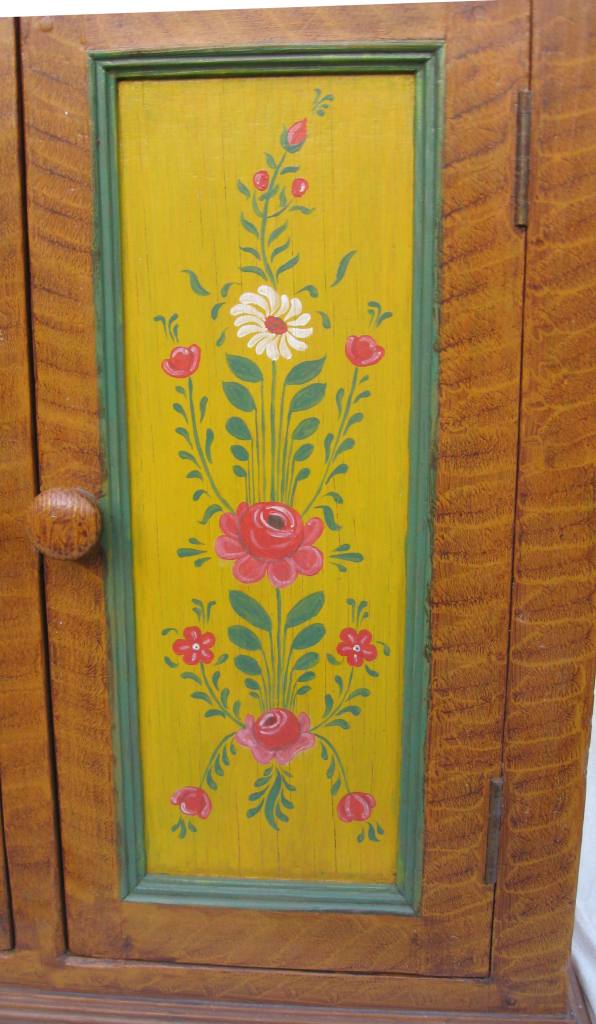 Scandinavian painted wall cupboard skap from Finland C18th